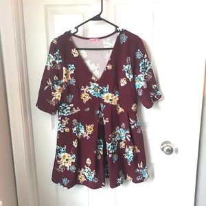 Hello Miz Maternity Floral Top Size XL